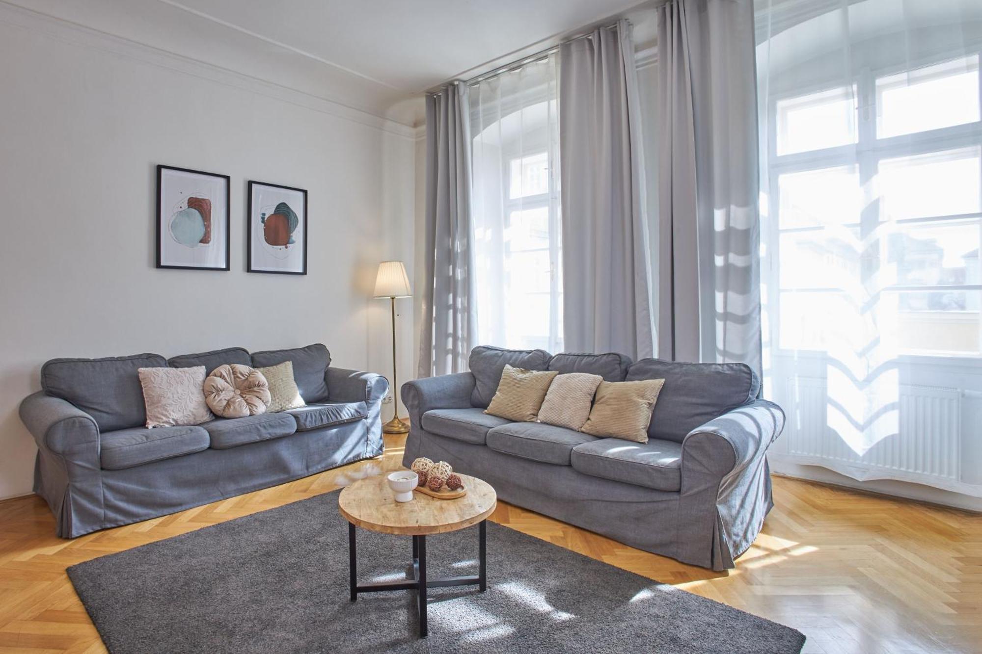 Charles Bridge Apartment Prag